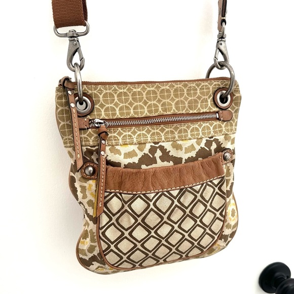Fossil Crossbody Bag in Tan and Brown - Picture 1 of 13